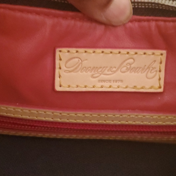 Dooney and bourke handbag - Picture 3 of 7